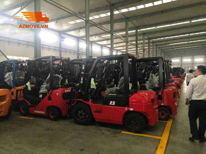 Khách hàng đến thuê xe nâng Thủ Đức Khách hàng đến thuê xe nâng Thủ Đức